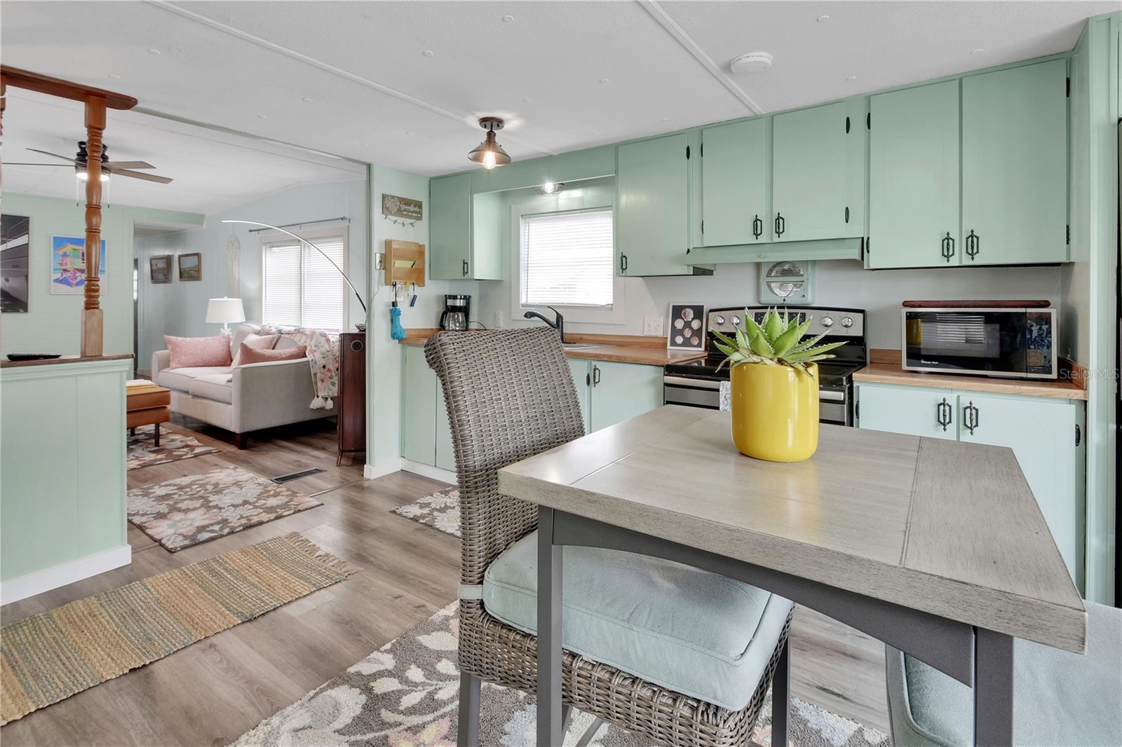 109 CYPRESS DR — photo 9