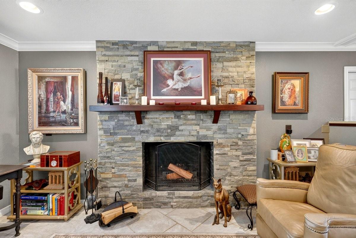 20 TWIN RIVER DR — photo 5