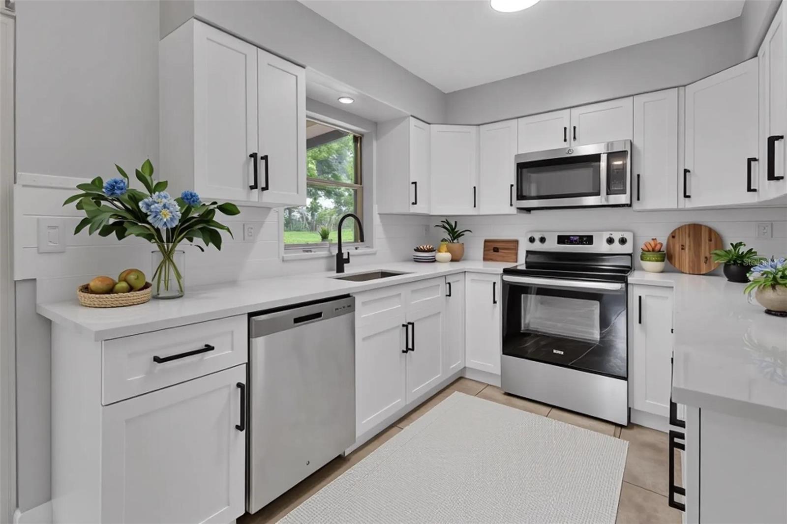 1532 N NORMANDY BLVD — photo 9