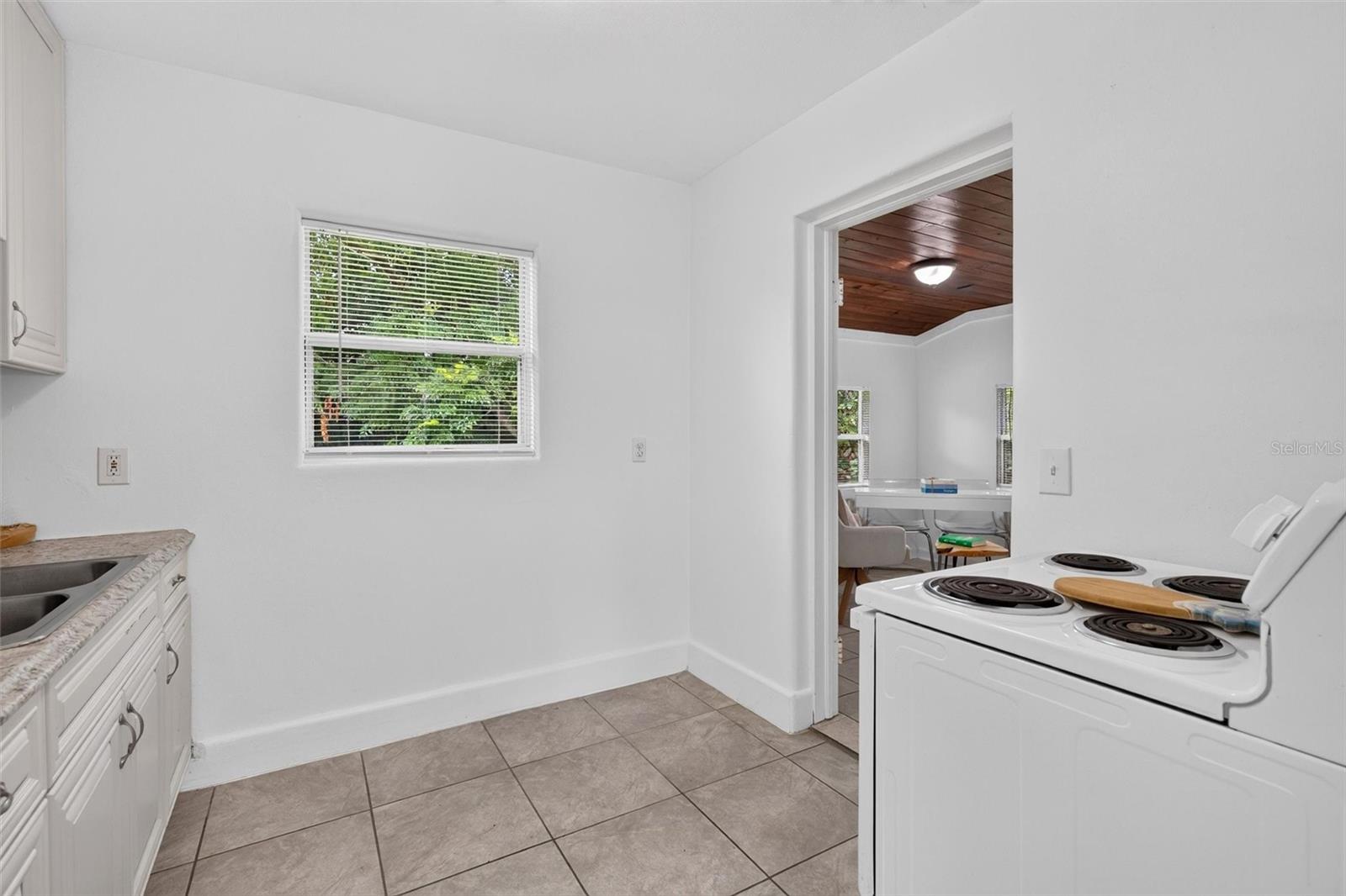 126 HARNEY ST — photo 10