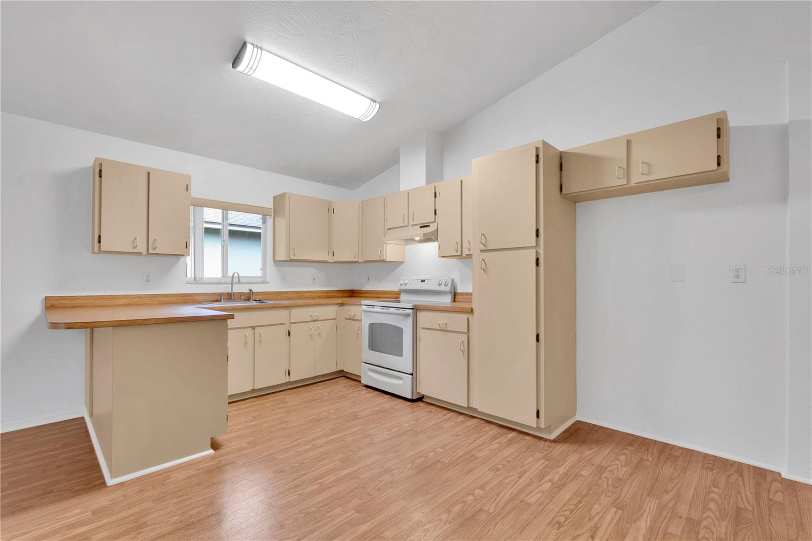 623 PARQUE DR — photo 9