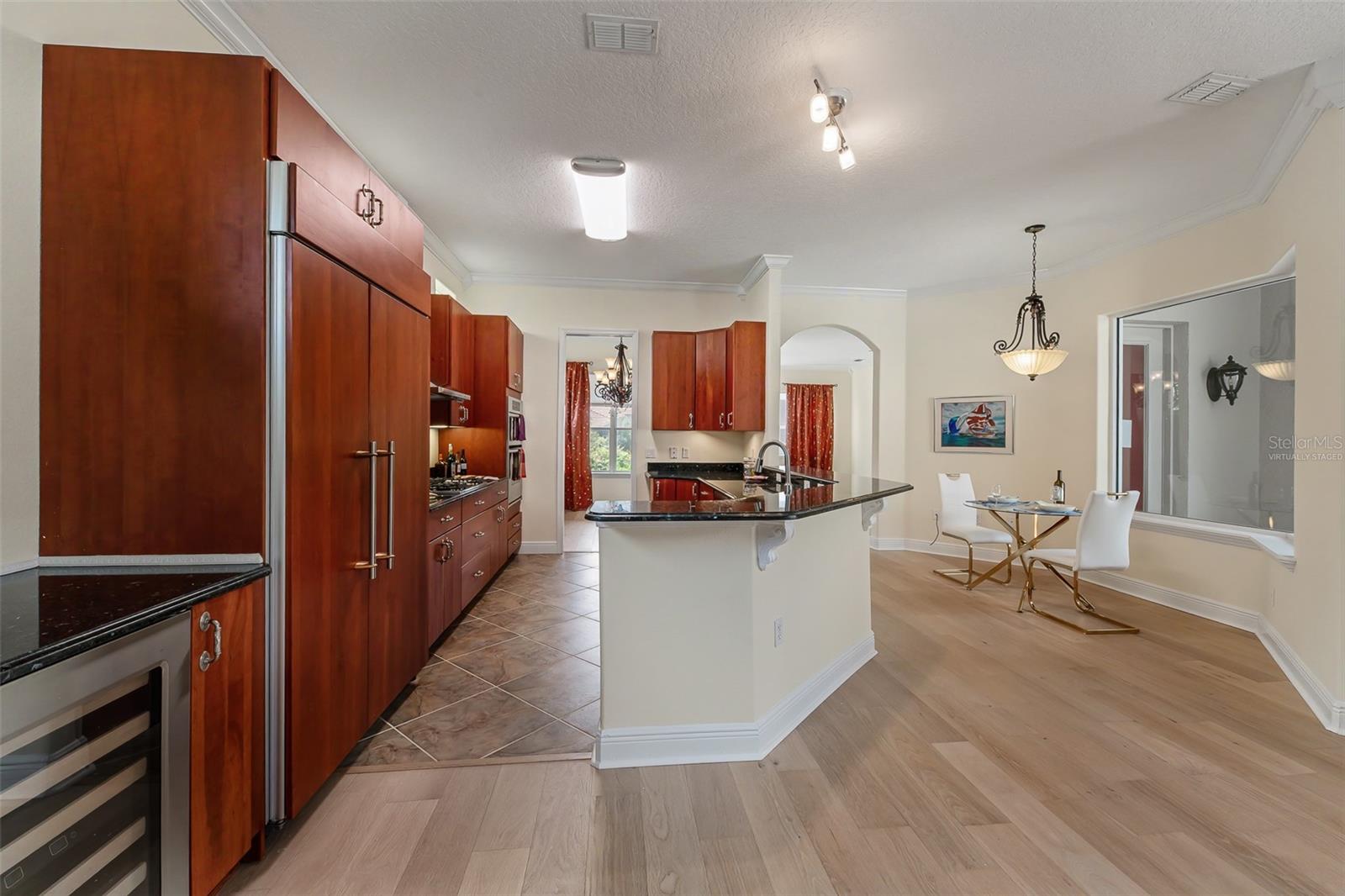 522 NEWHALL LN — photo 6