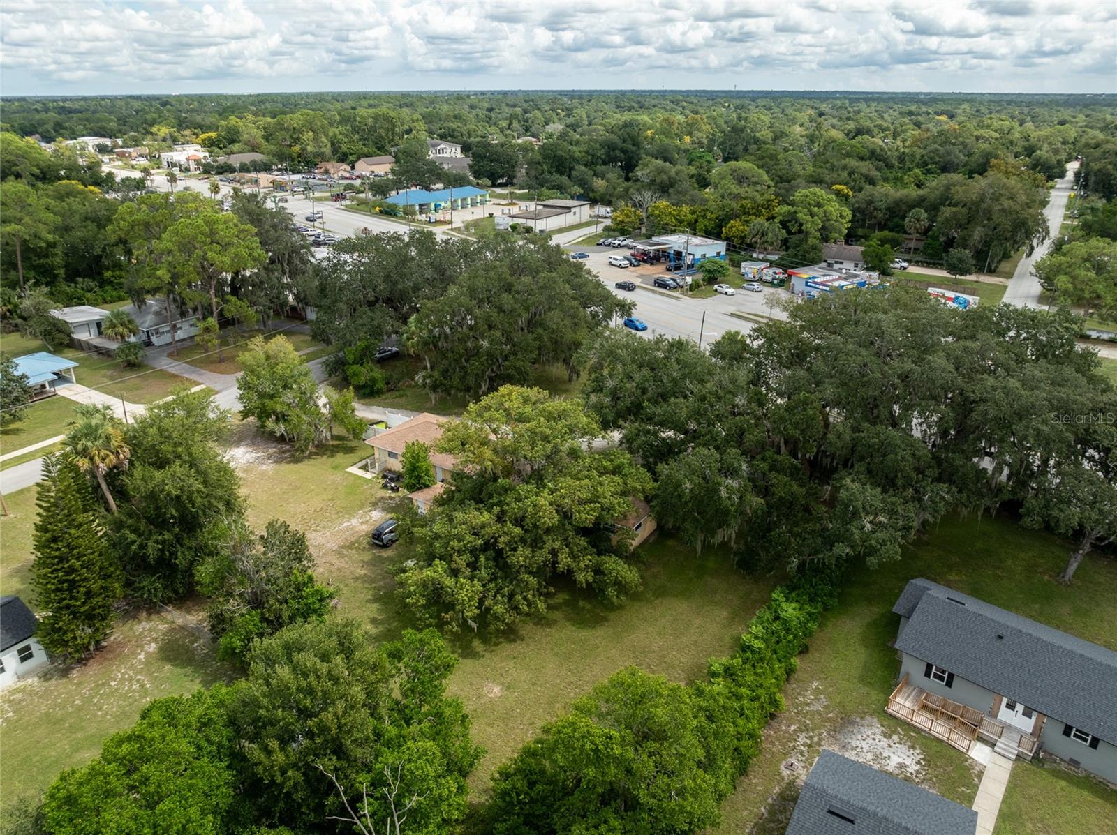 124 S CHARLES RICHARD BEALL BLVD — photo 12