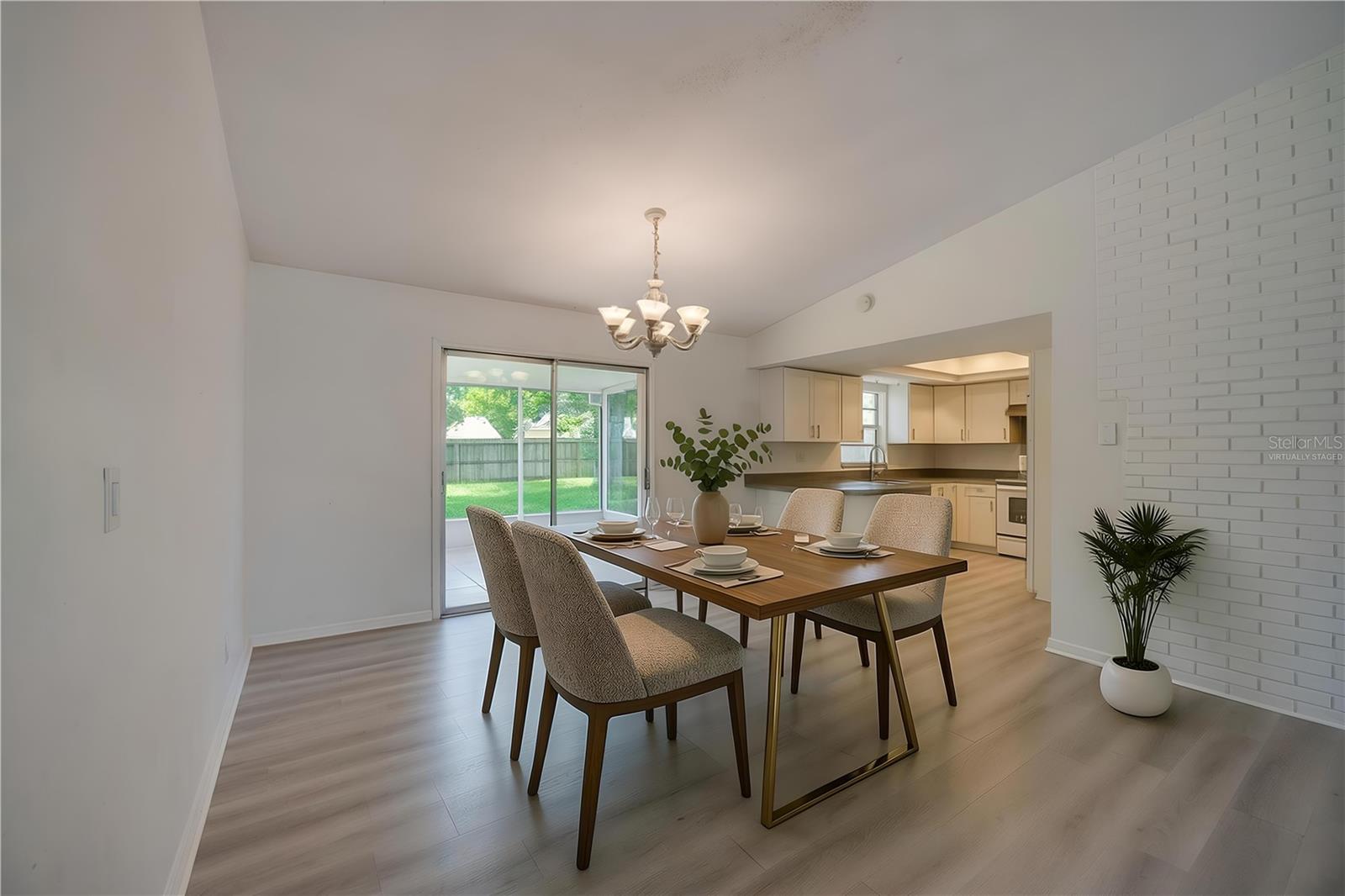 156 SPRINGWOOD DR — photo 12