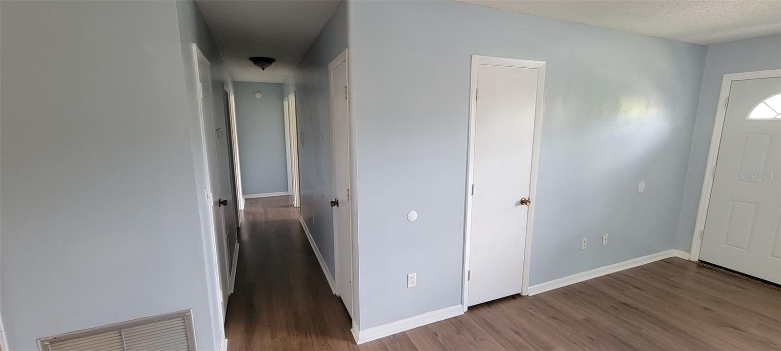 1425 NE OLD MILL DR — photo 9