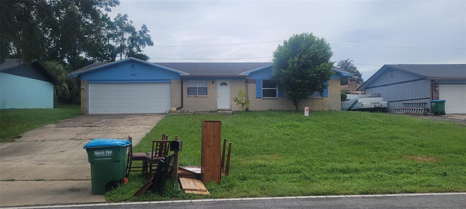1425 NE OLD MILL DR