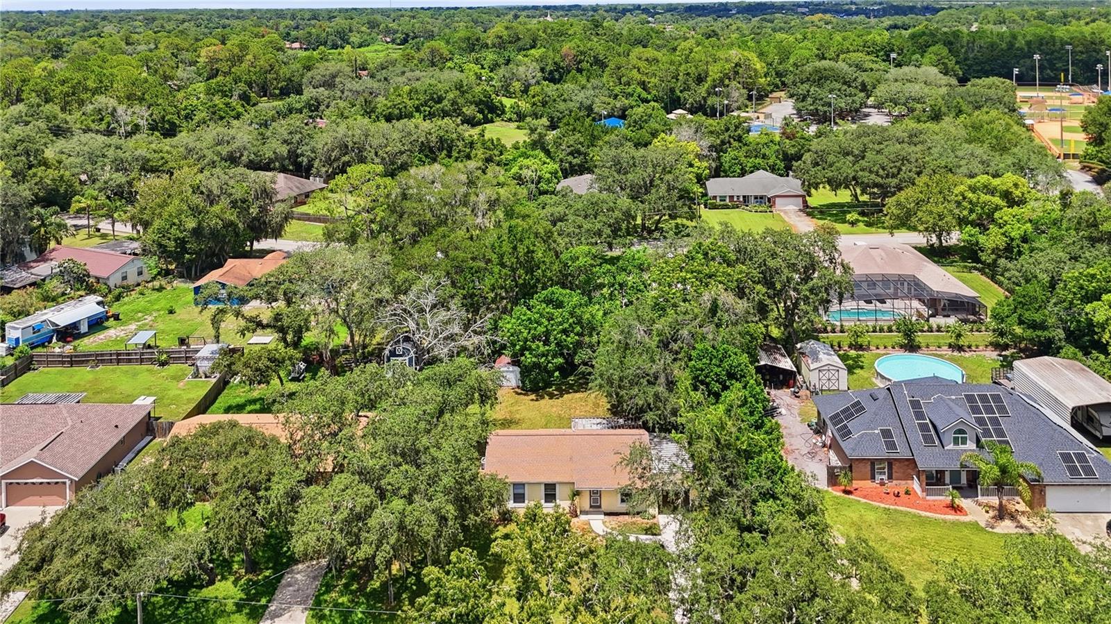 336 RIVIERA DR — photo 2