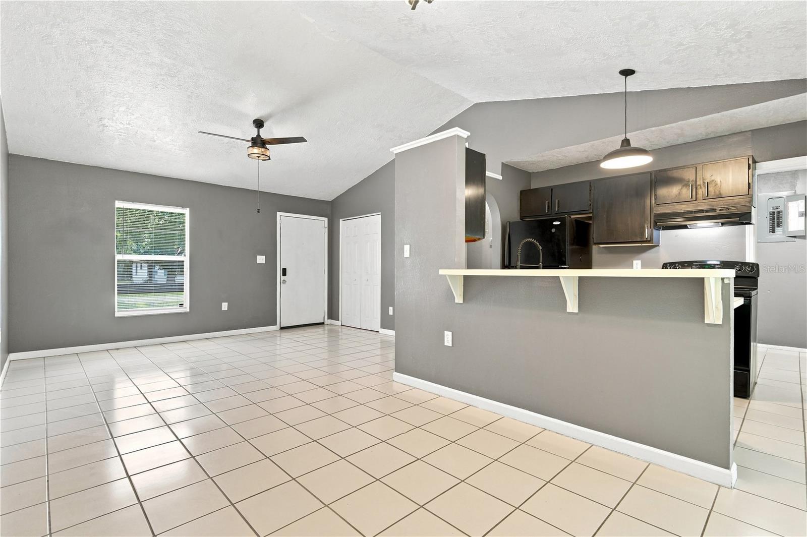 336 RIVIERA DR — photo 6