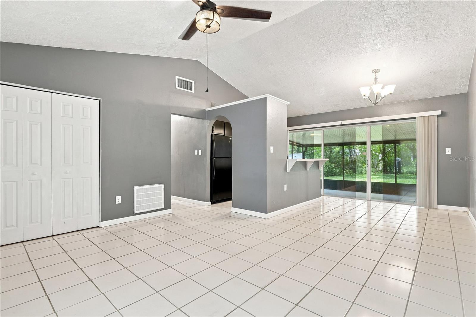 336 RIVIERA DR — photo 7