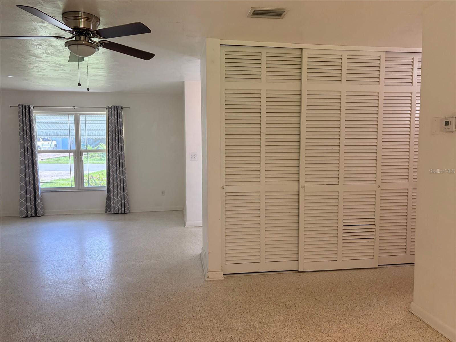 1320 HARTLEY AVE — photo 4