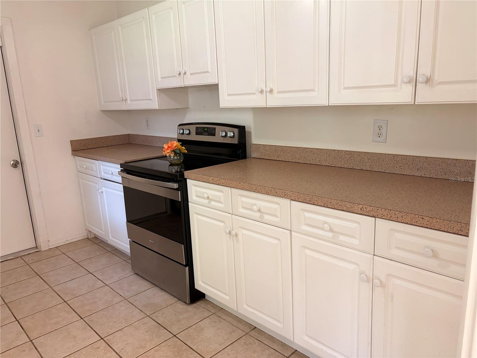 1320 HARTLEY AVE — photo 6