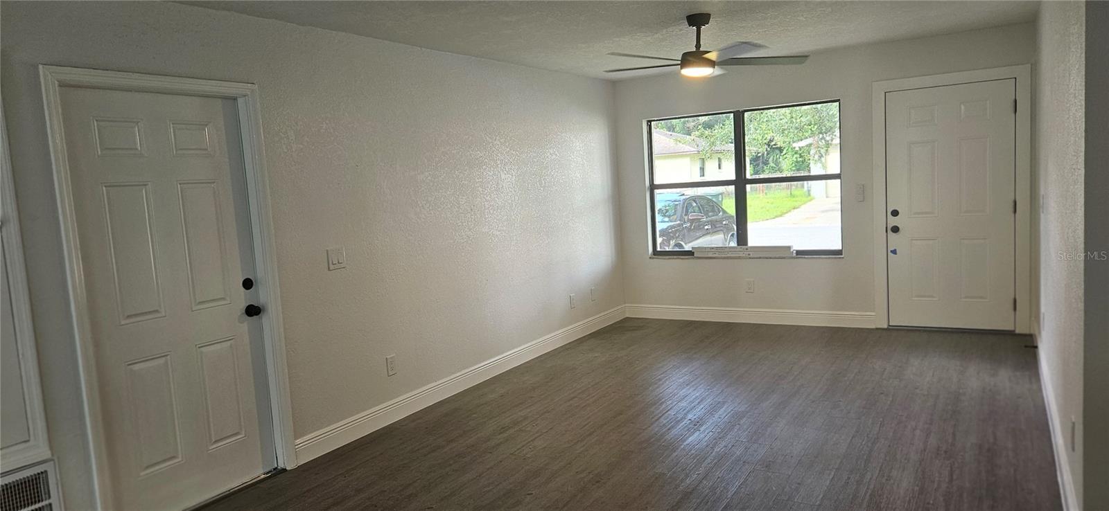 501 LOOMIS TRL — photo 6