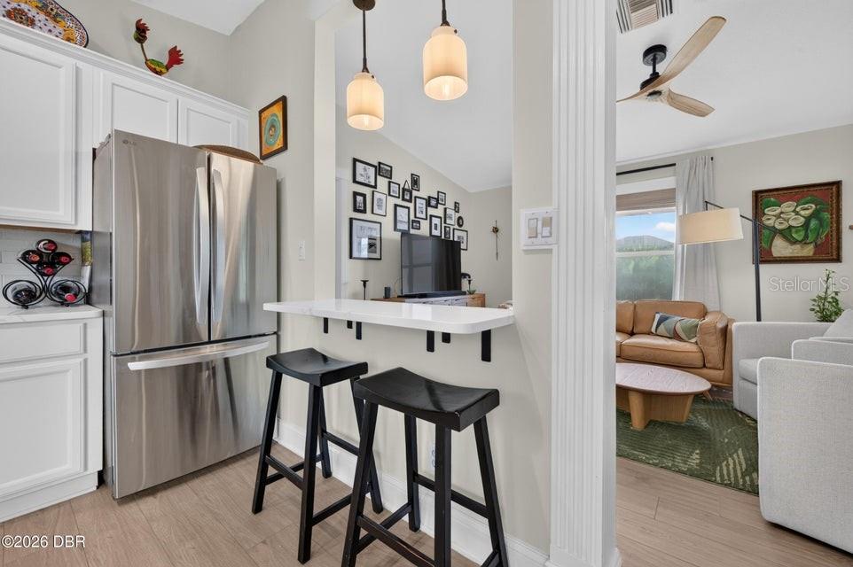 124 AVALON DR — photo 10