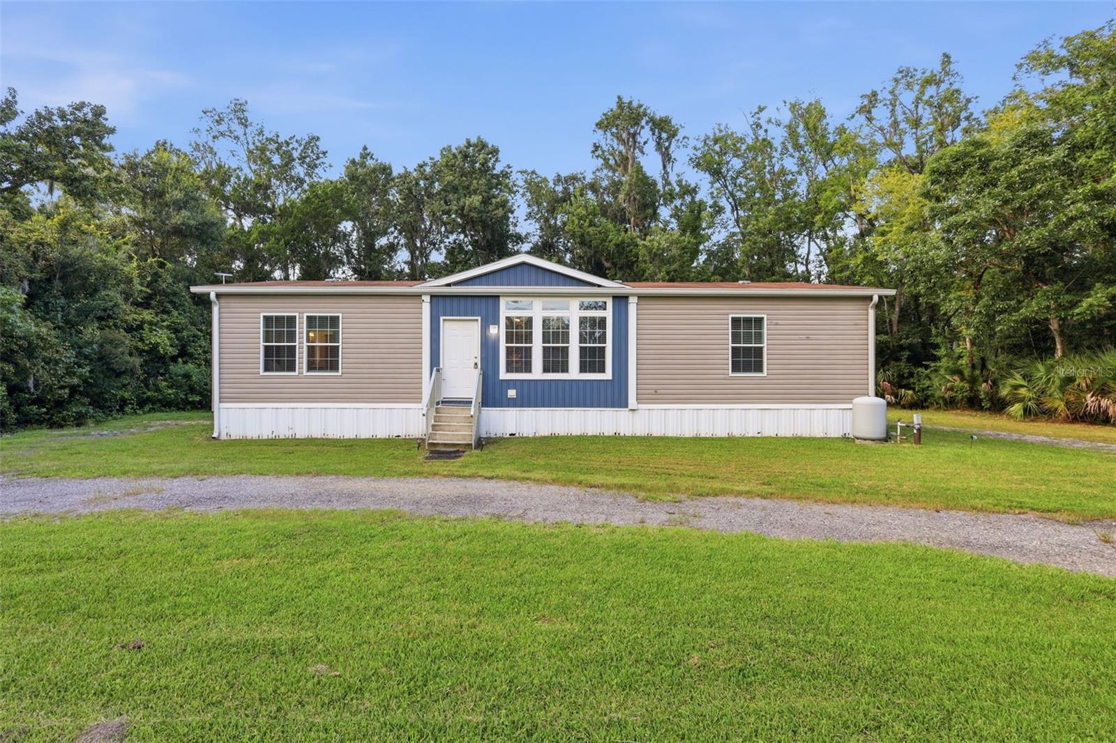 2050 MINORCA RD — photo 3
