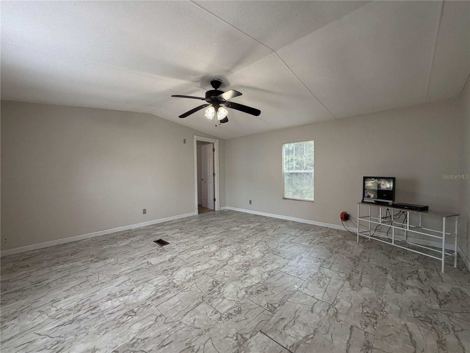 1133 AVENUE G — photo 4