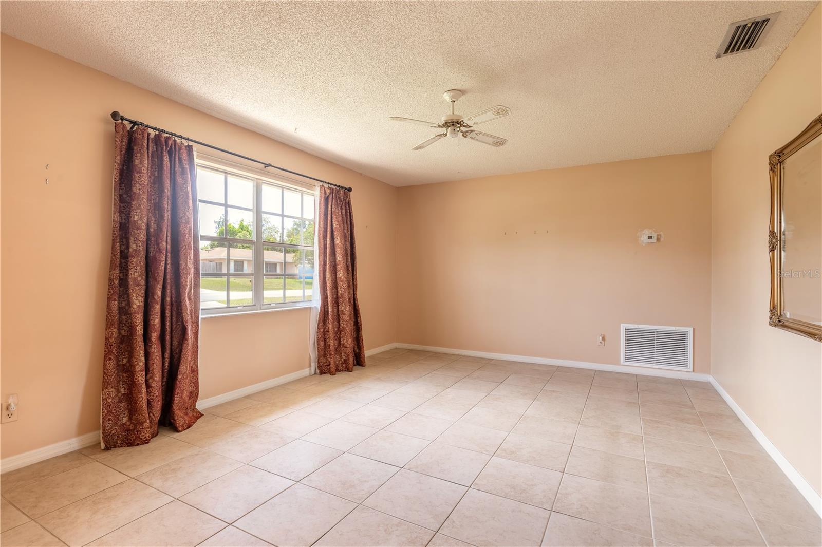834 SWEETBRIER DR — photo 3