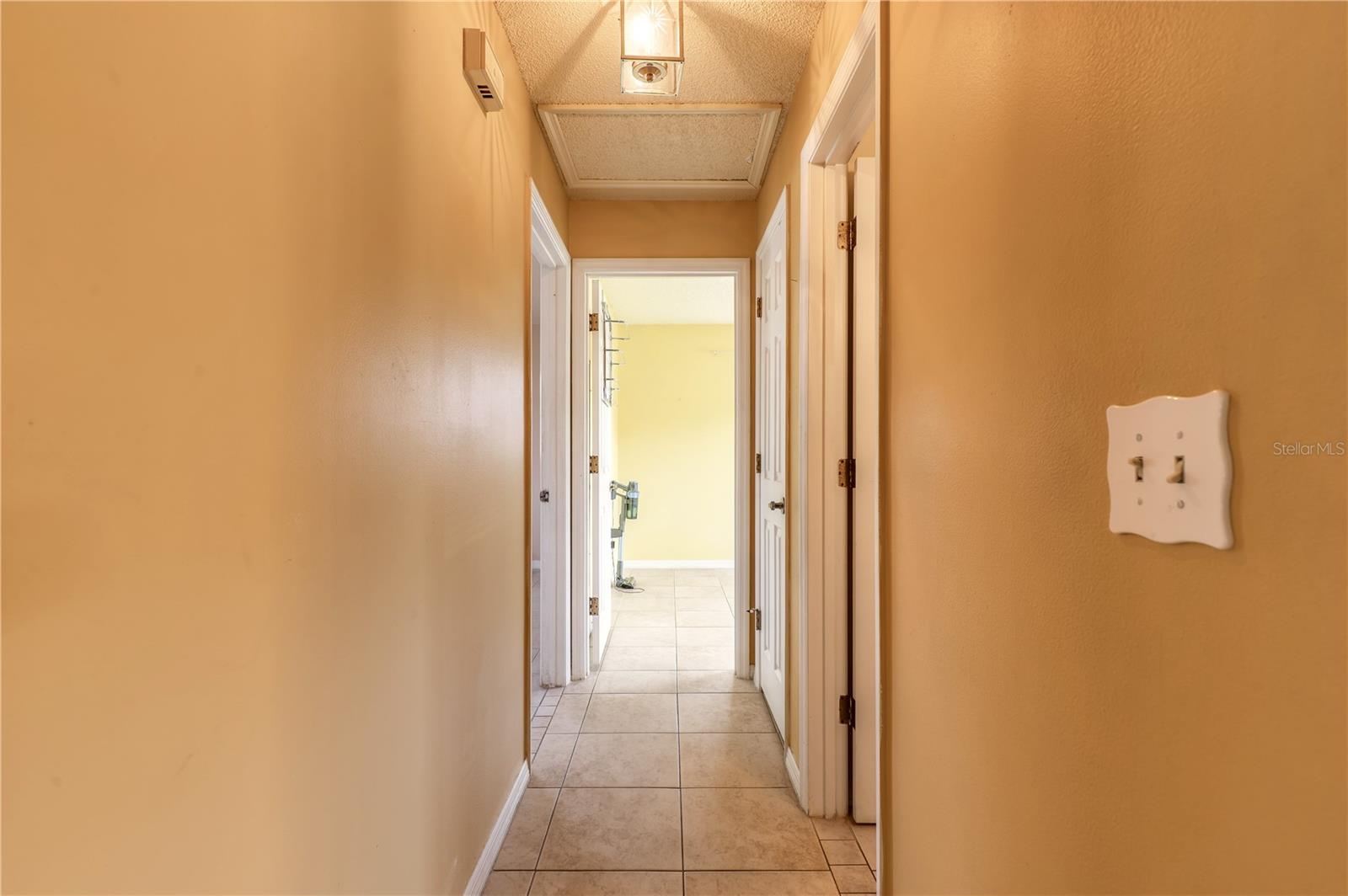 834 SWEETBRIER DR — photo 4