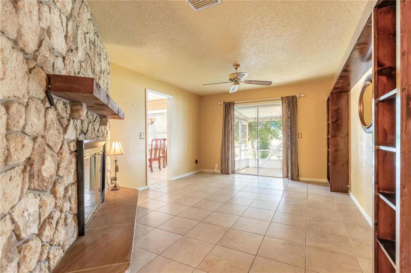 834 SWEETBRIER DR — photo 5