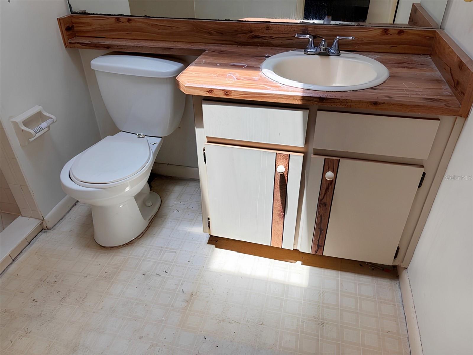 20 WOODBURY DR — photo 11