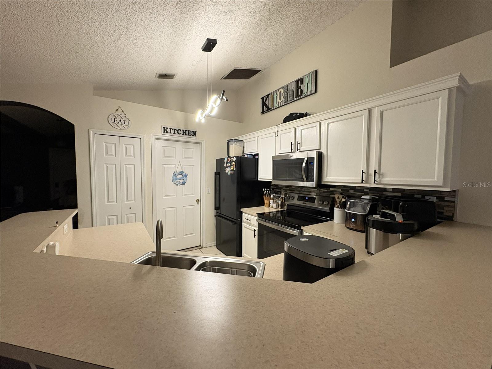 2691 INDIA BLVD — photo 4