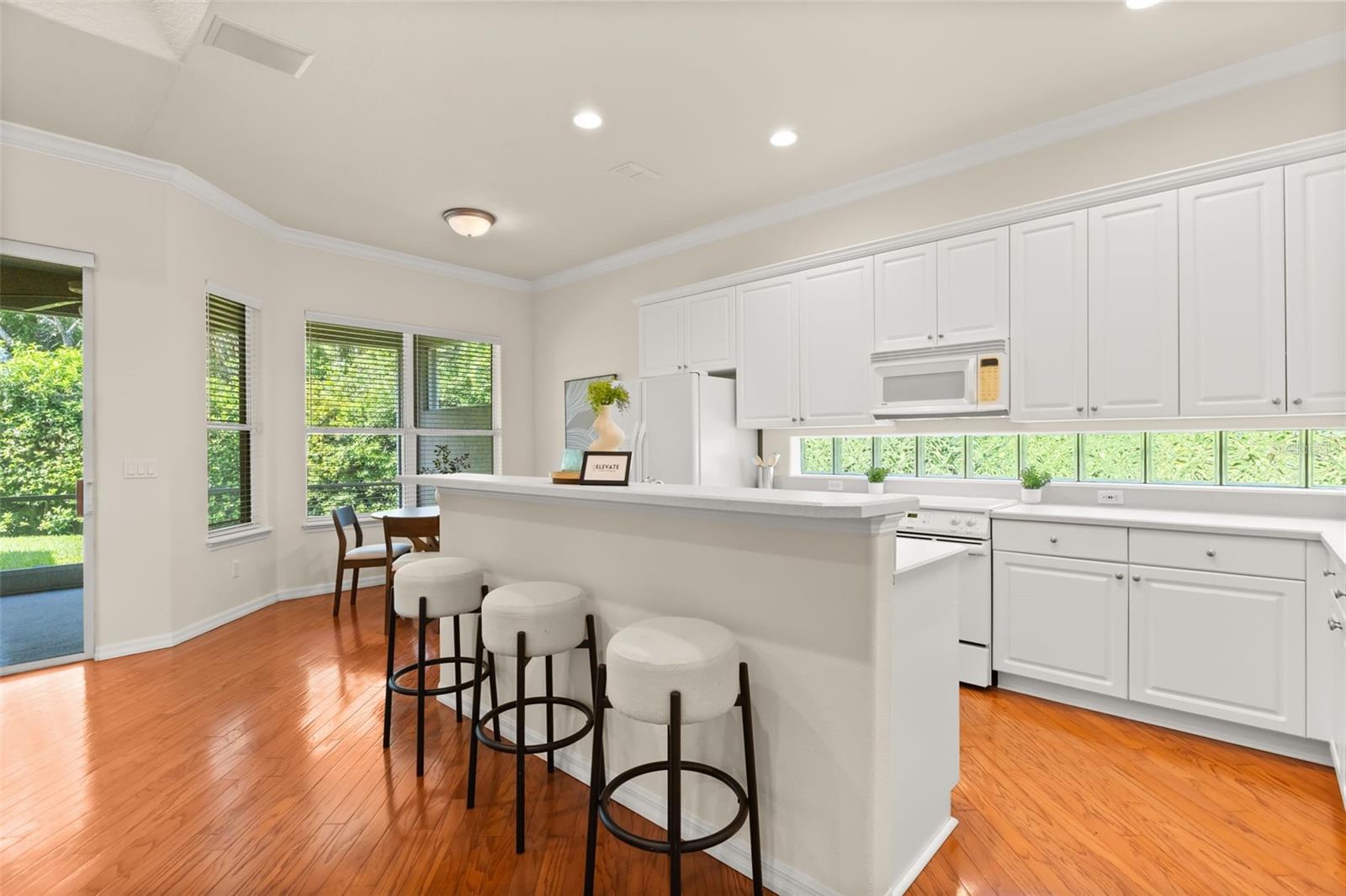 388 SOTHEBY WAY — photo 9