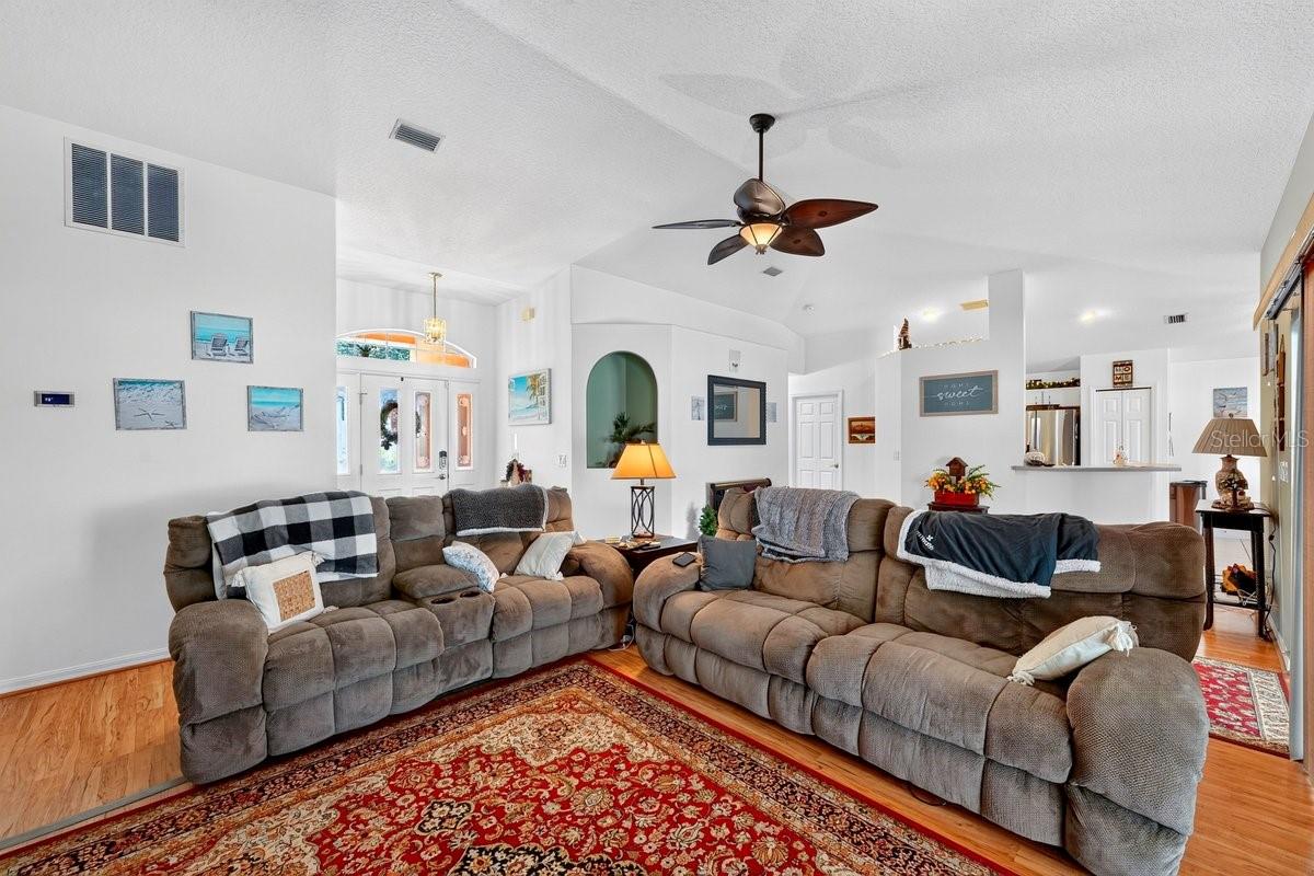 15 PINE CEDAR DR — photo 5