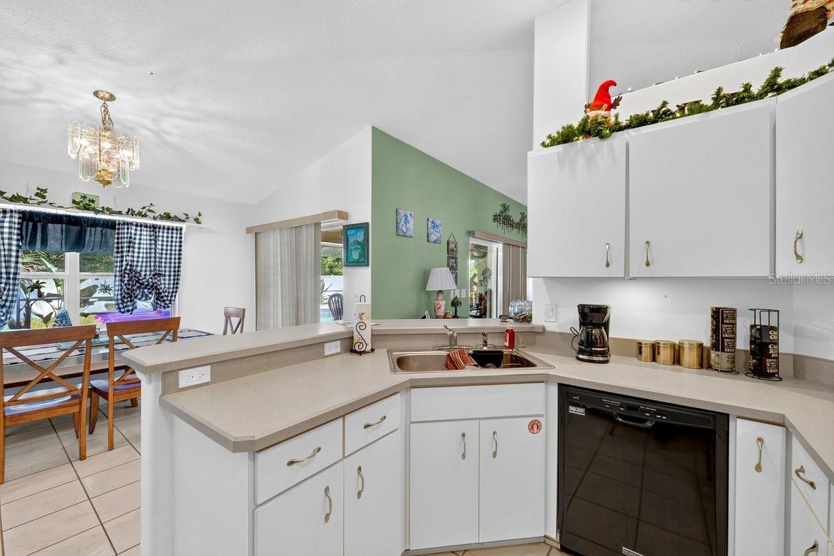 15 PINE CEDAR DR — photo 7