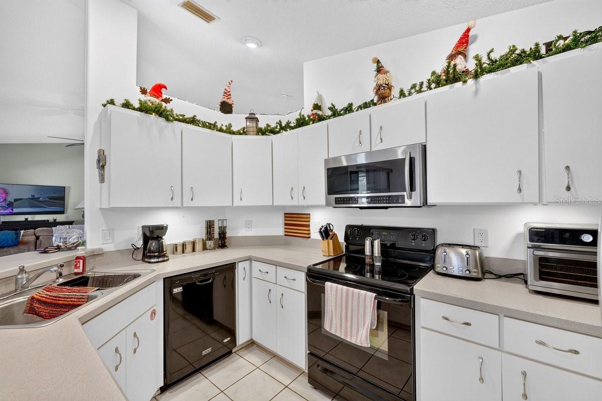 15 PINE CEDAR DR — photo 9