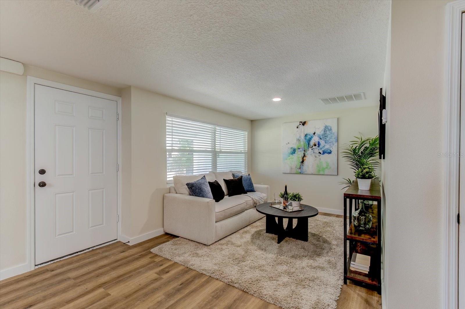 47 DAHLIA DR — photo 11