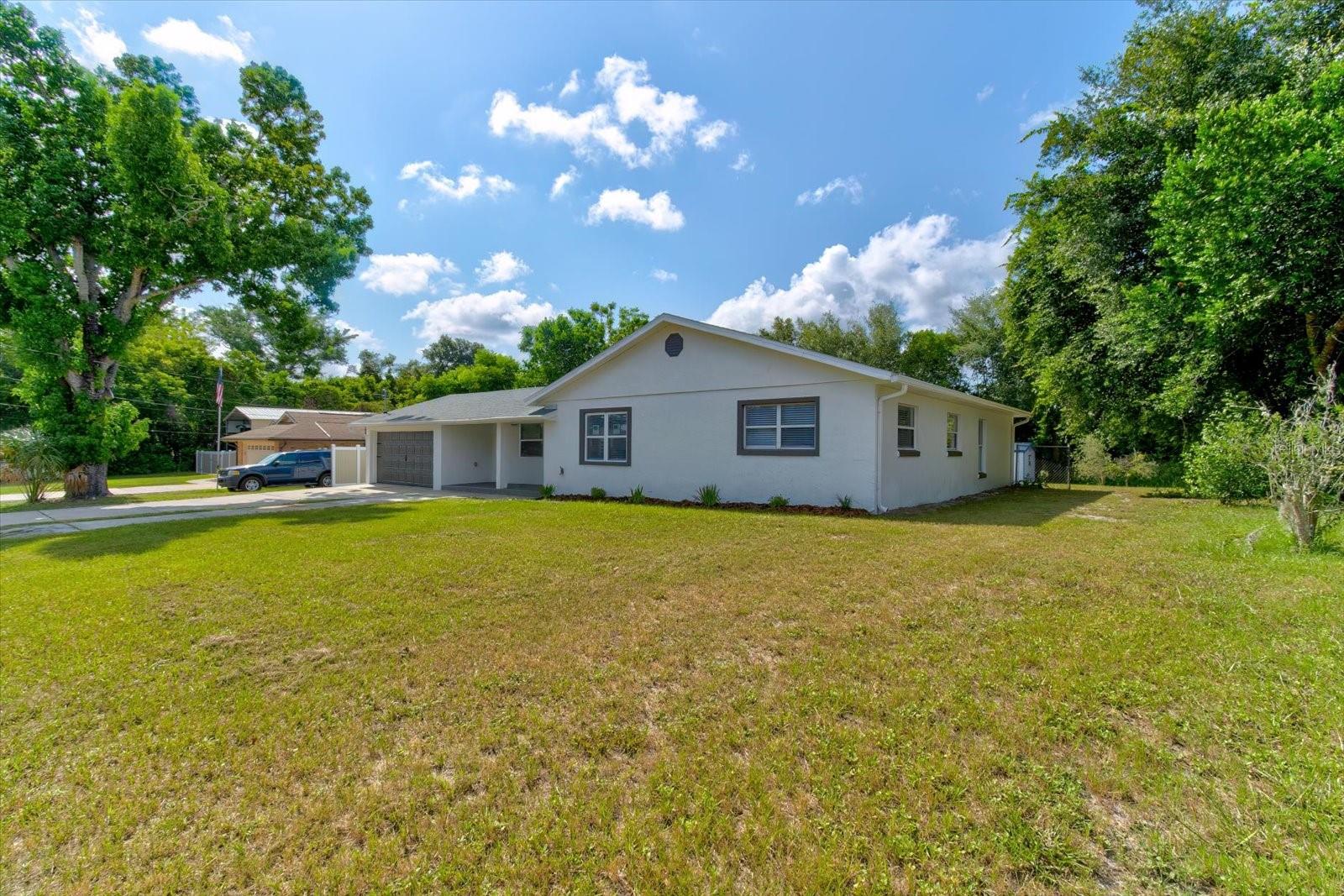 47 DAHLIA DR — photo 4