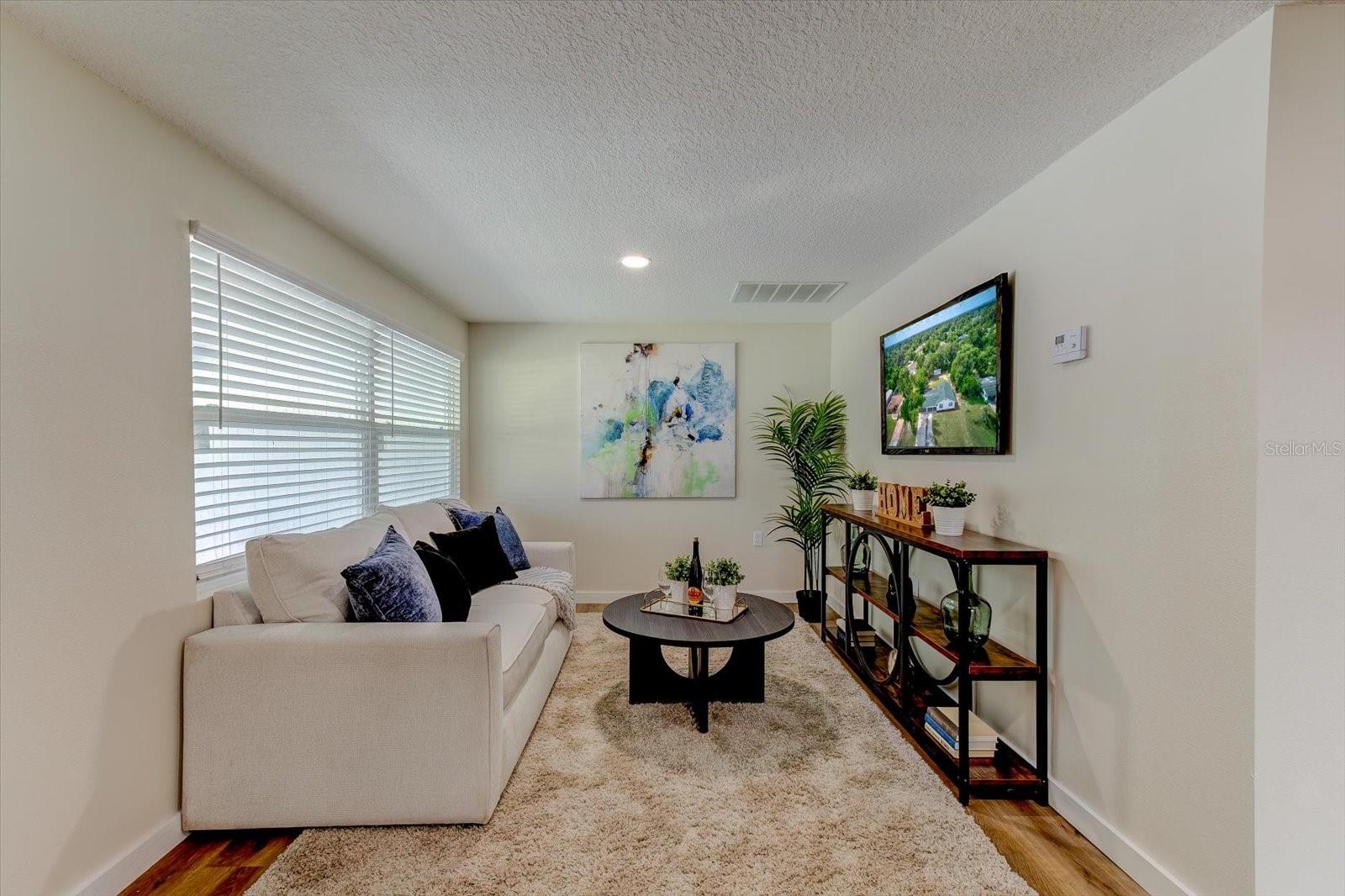 47 DAHLIA DR — photo 10