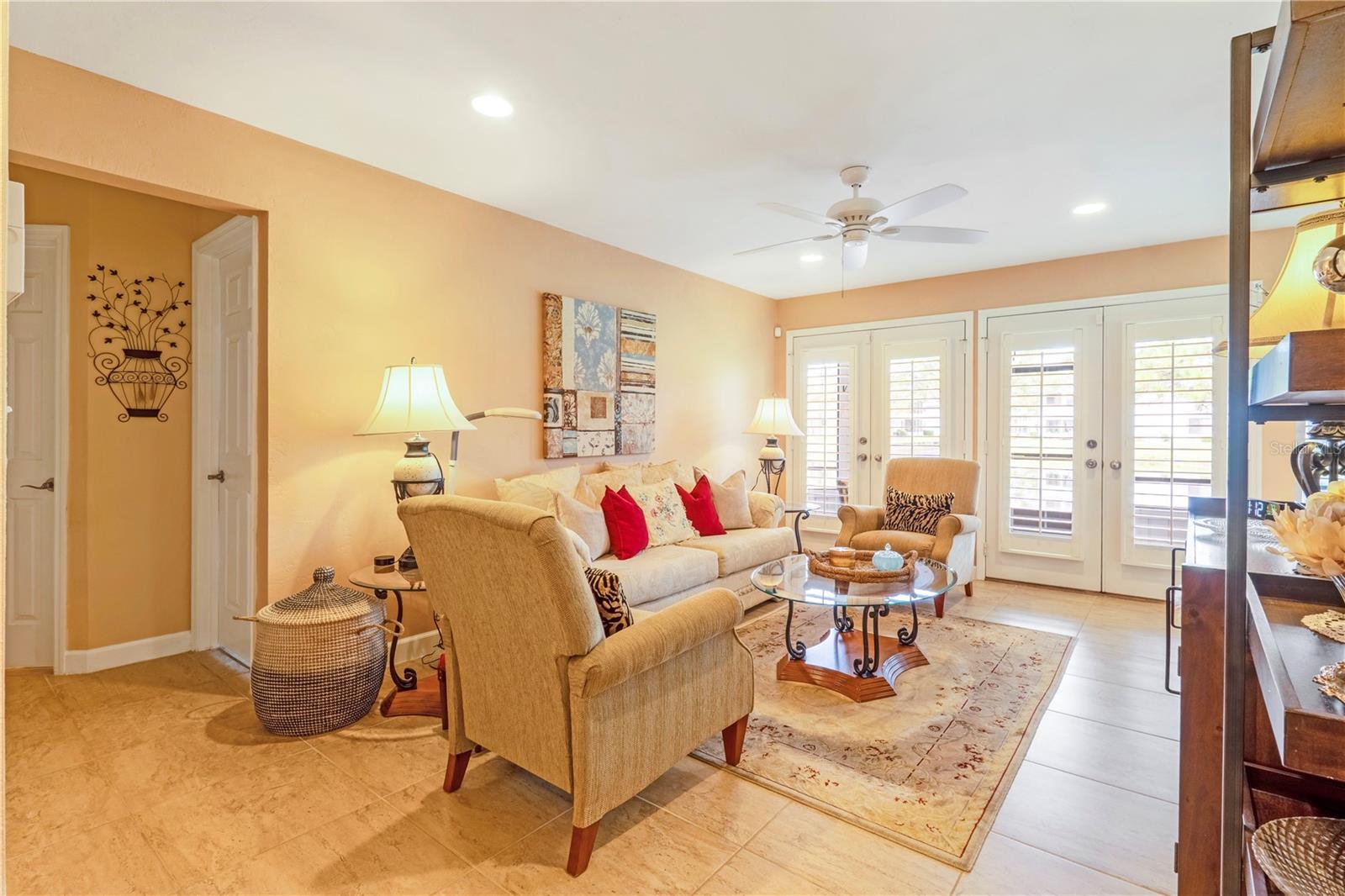 150 BLUE HERON DR #B — photo 8