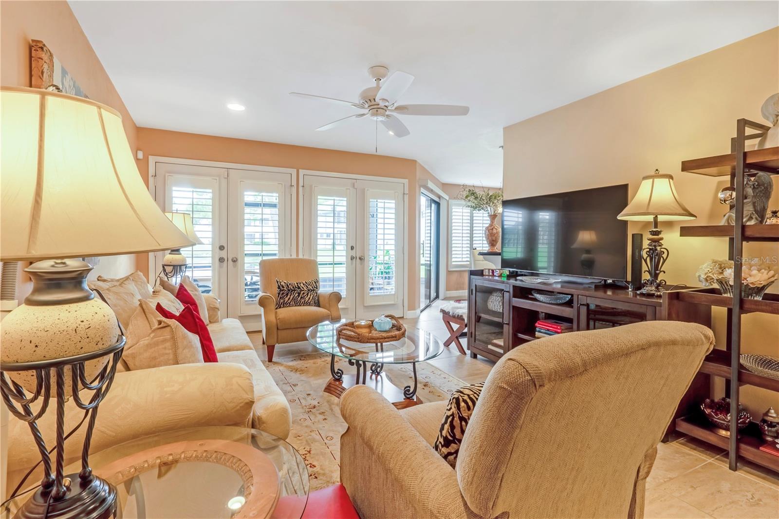 150 BLUE HERON DR #B — photo 9