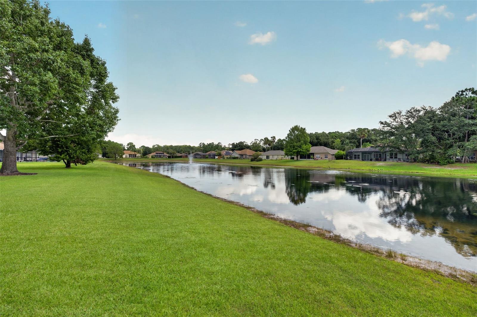 21 GREENVALE DR — photo 3
