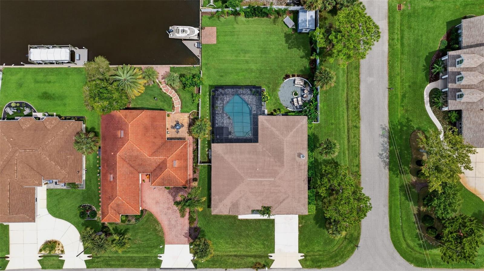 16 CHERRYTREE CT