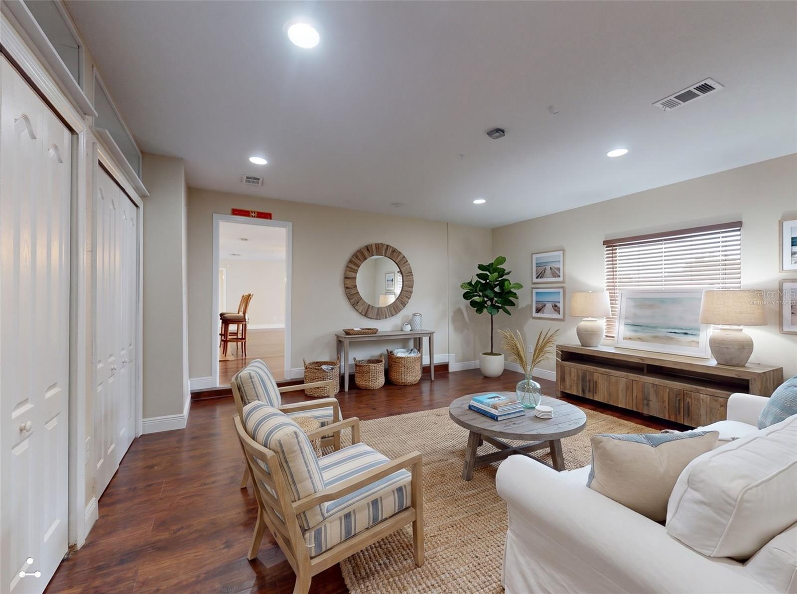 2125 E PARKTON DR — photo 12