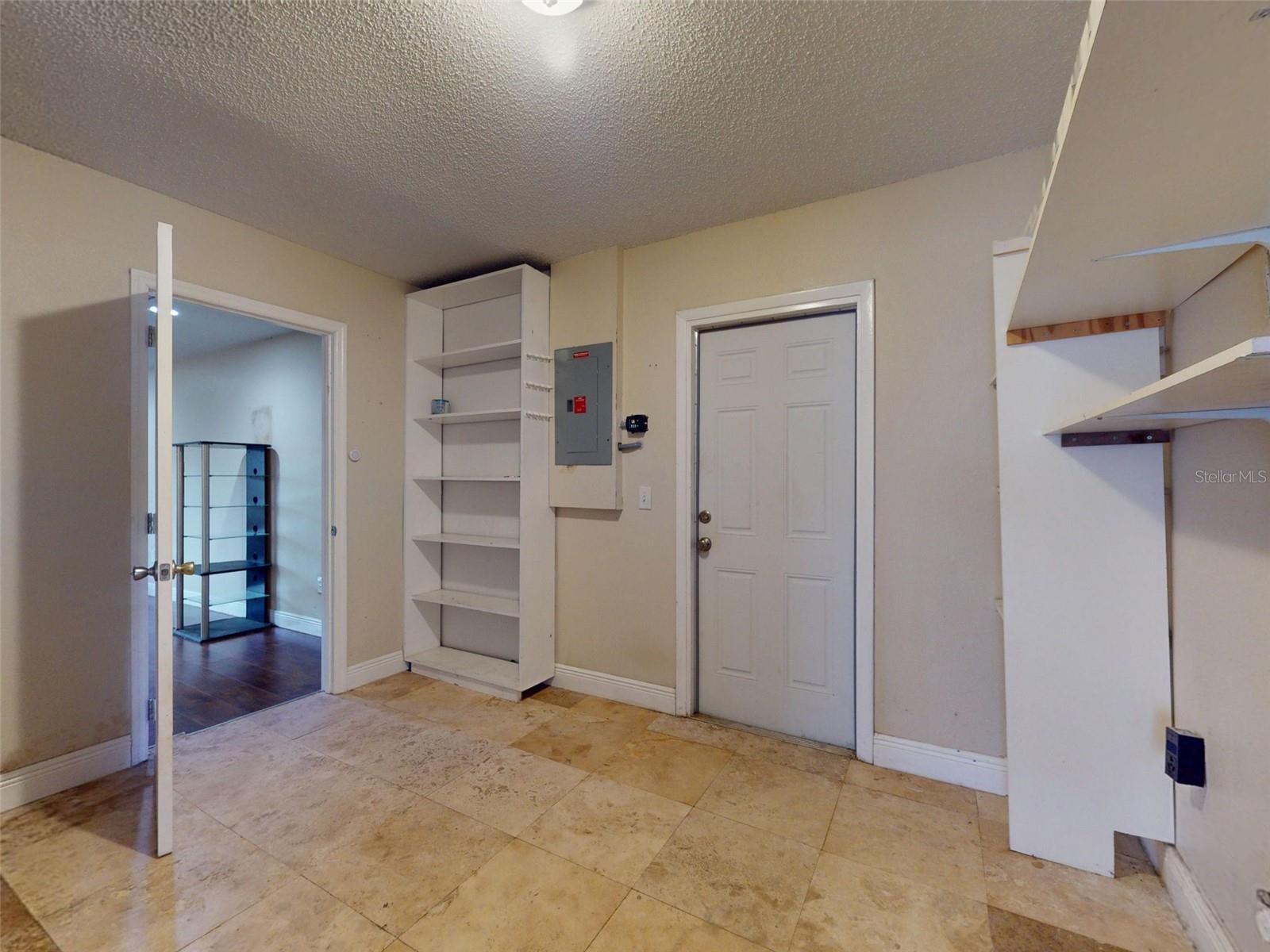 2125 E PARKTON DR — photo 9