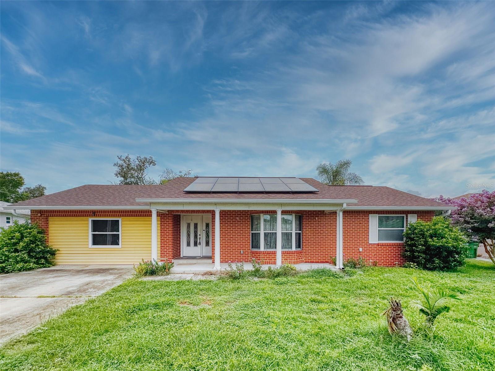 2125 E PARKTON DR