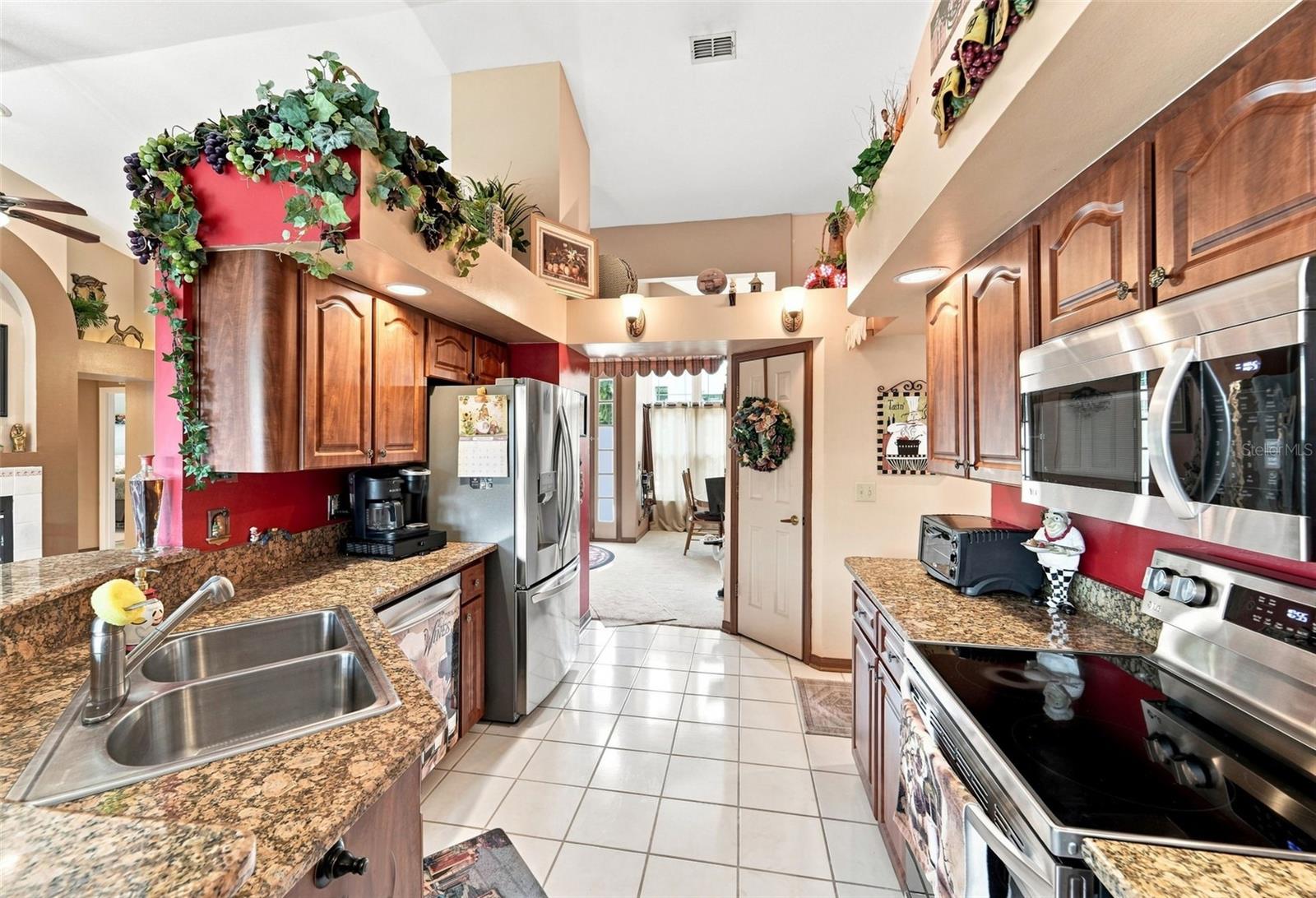 102 BIRKWOOD CT — photo 7
