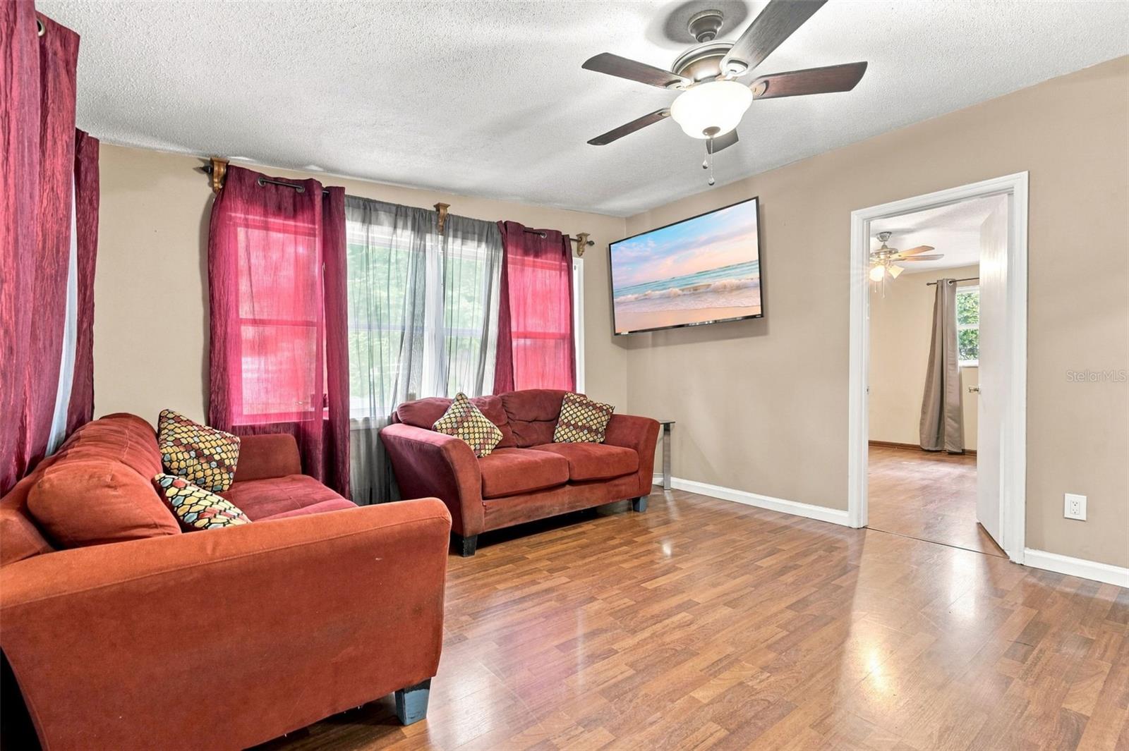275 ABBOTT AVE — photo 11