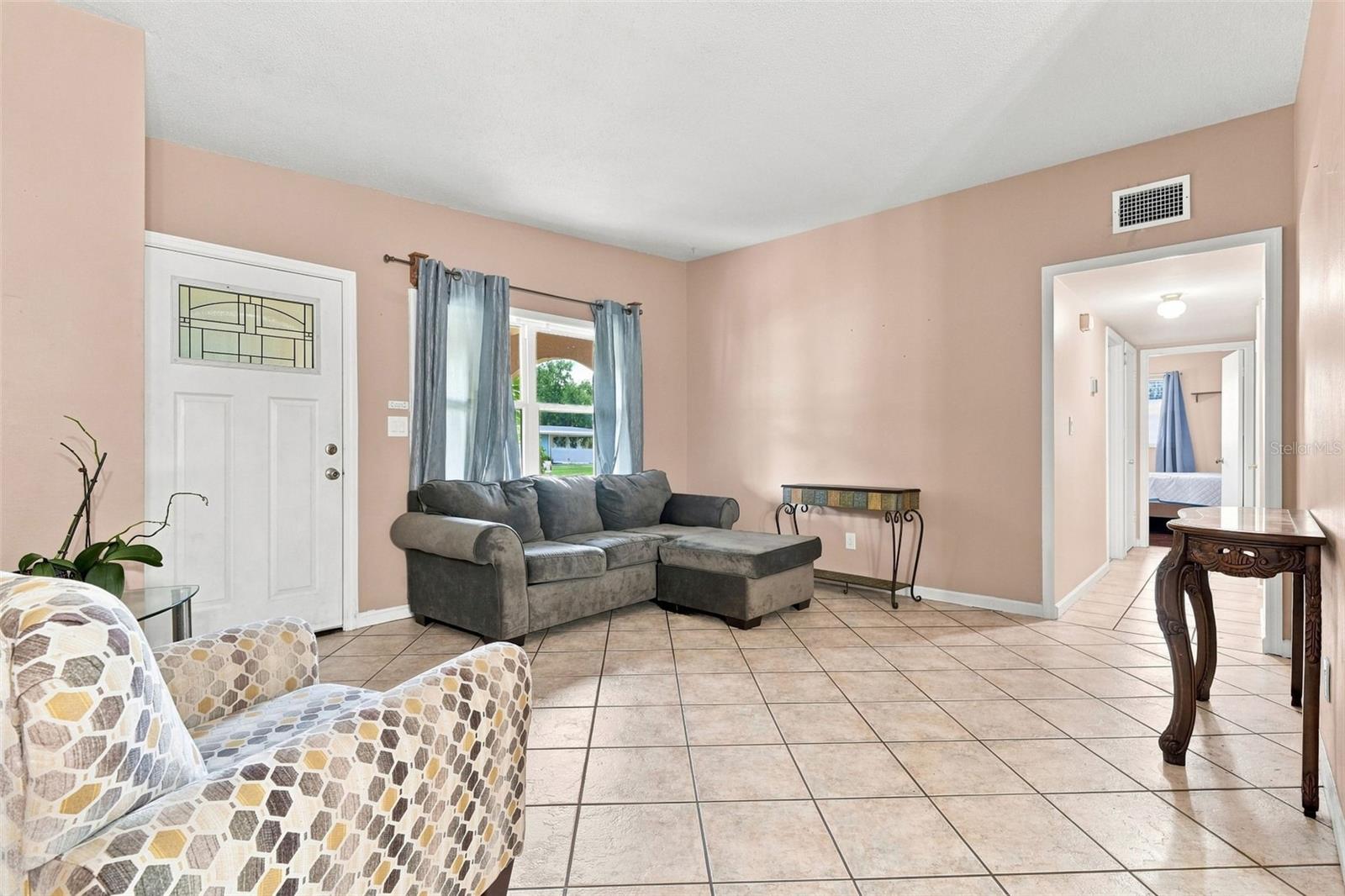 275 ABBOTT AVE — photo 3
