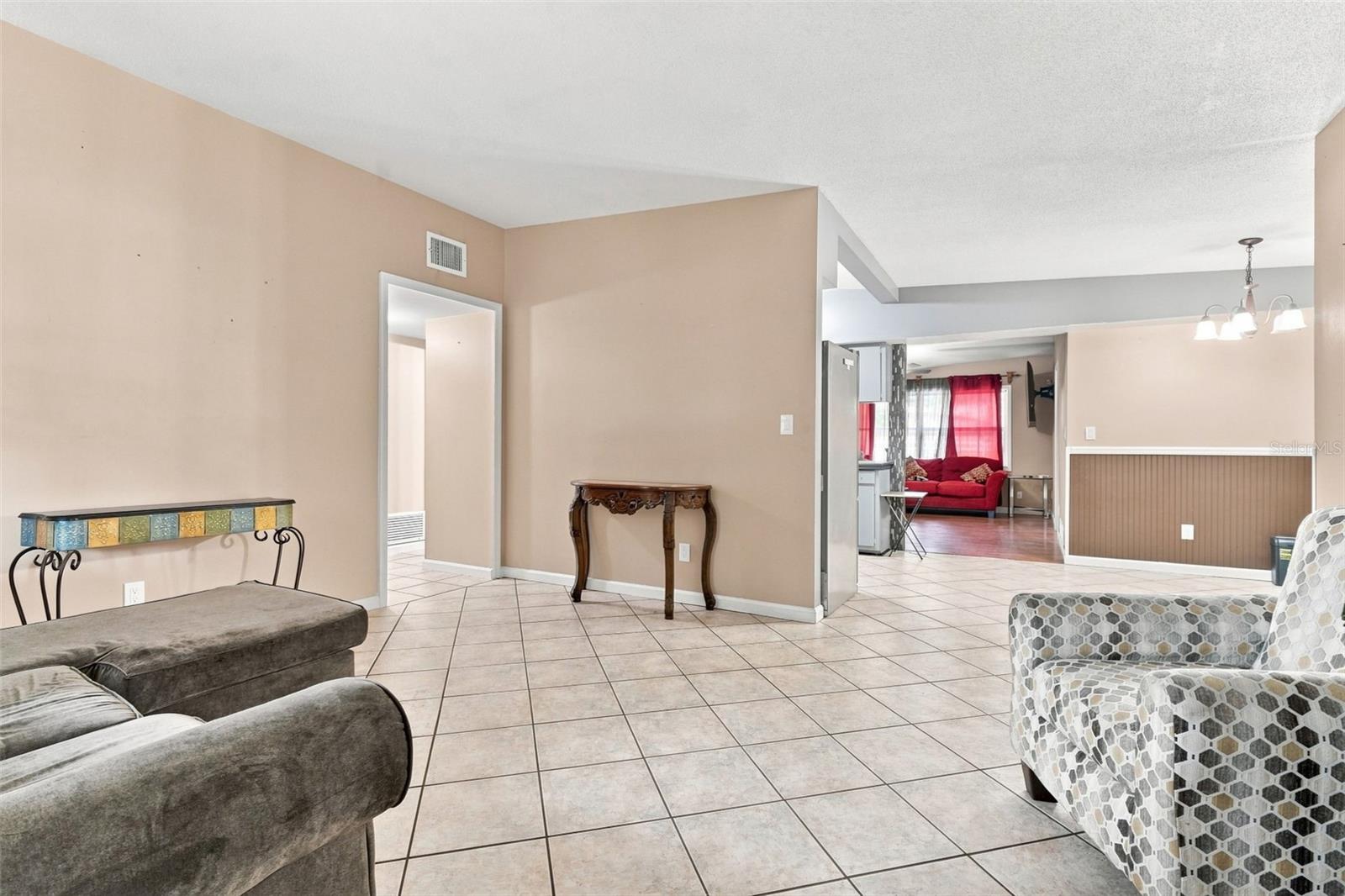 275 ABBOTT AVE — photo 4