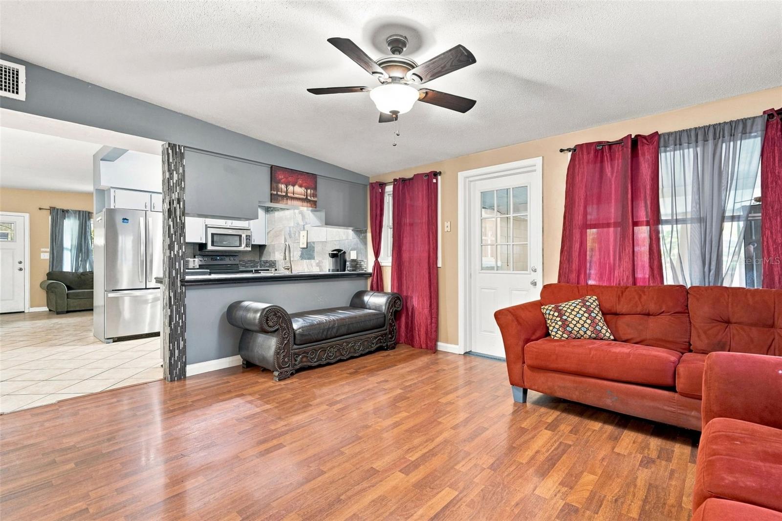 275 ABBOTT AVE — photo 9