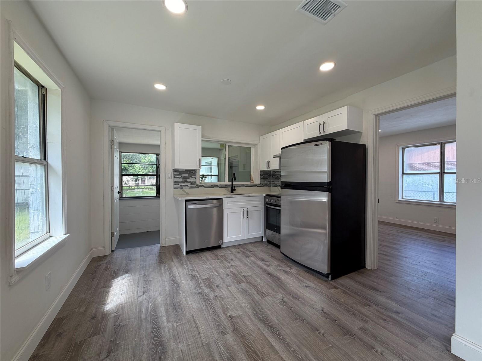 234 N ADAMS ST — photo 4