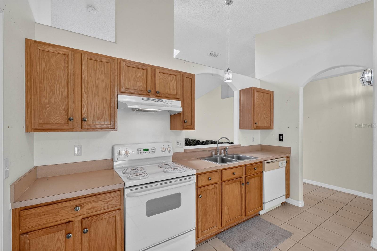 25 RYMSHAW DR — photo 12