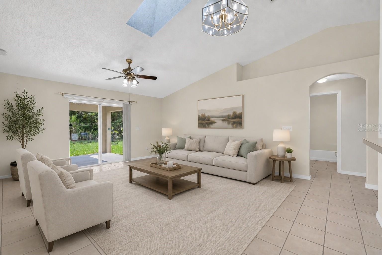 25 RYMSHAW DR — photo 4