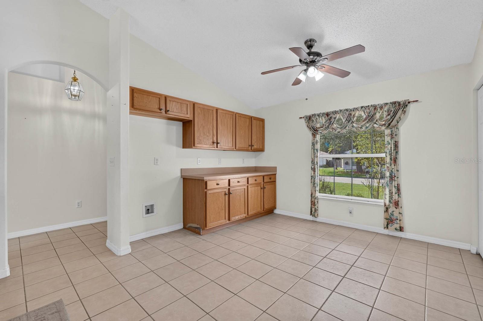25 RYMSHAW DR — photo 8
