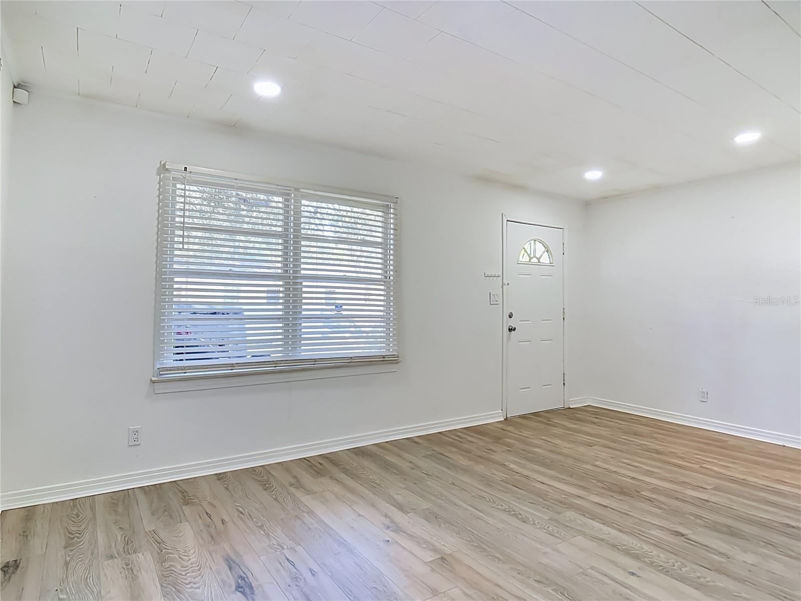 709 EDWARDS ST — photo 5