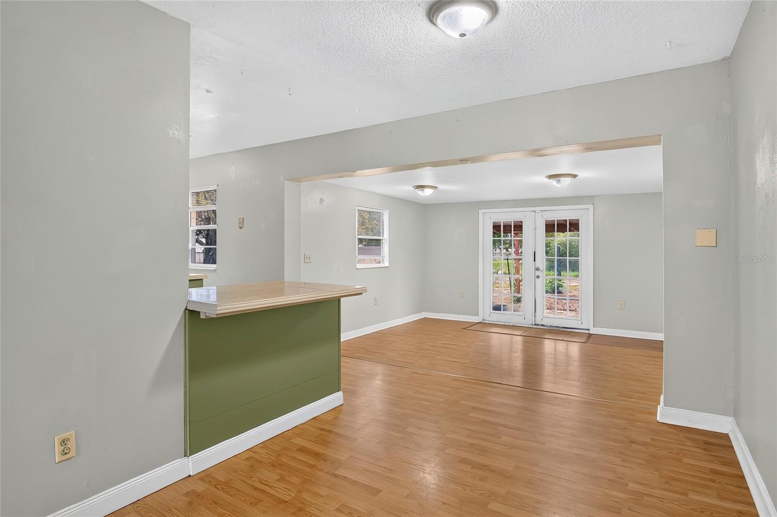 1019 PIONEER DR — photo 9