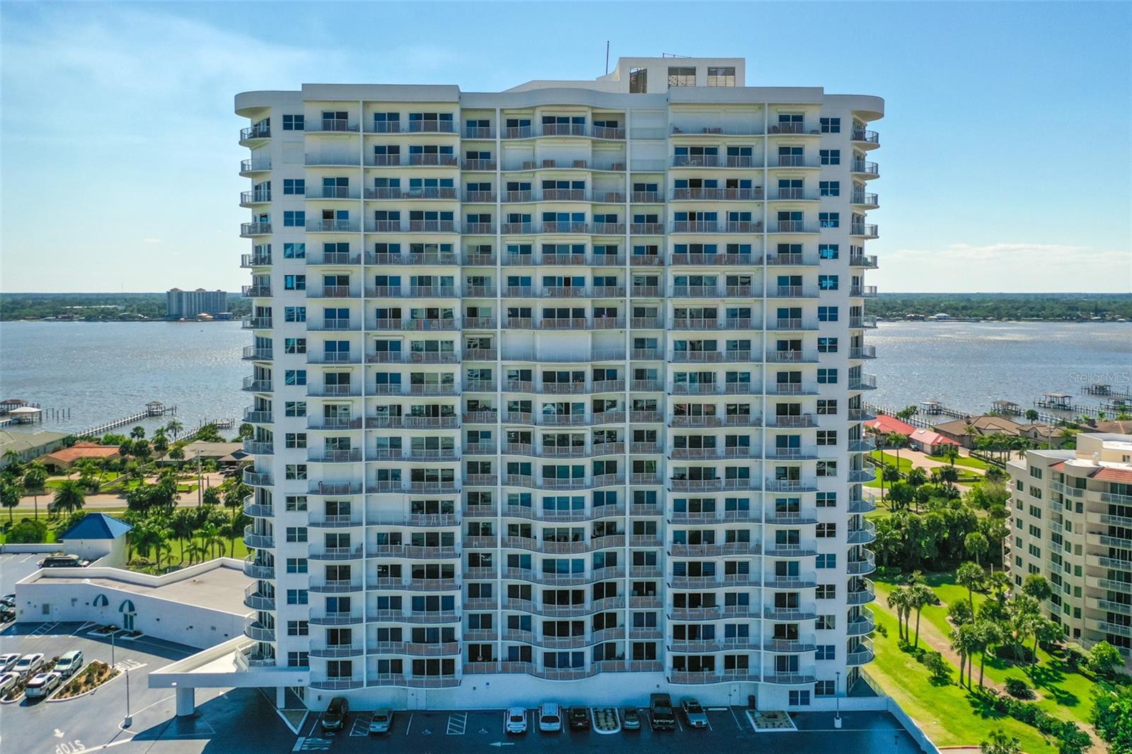 2 OCEANS WEST BLVD #406